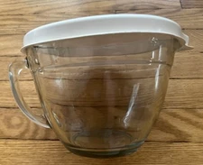THE PAMPERED CHEF Glass Measuring Bowl Pitcher w/LID 8 Cups / 2 qt USA