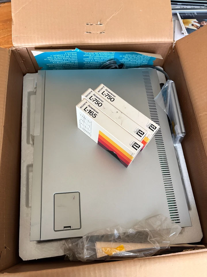 Sony Betamax SL-2500 VCR Probado Funciona De Colección Años 80 Nueva Caja Manuales Cables Limpio Foto 2 de 4