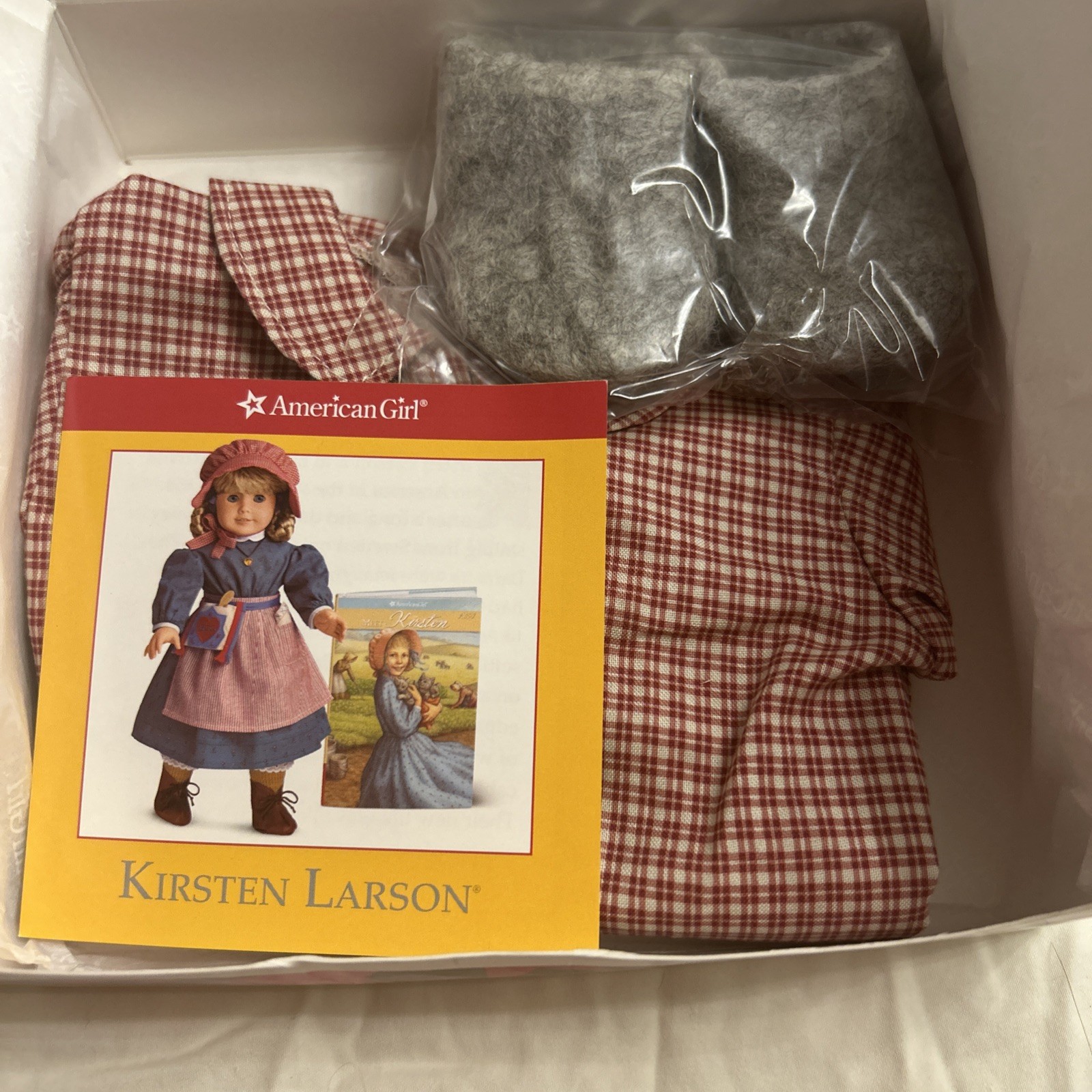 American Girl Doll KIRSTEN&rsquo;S HOUSECOAT AND SOCKOR NIB