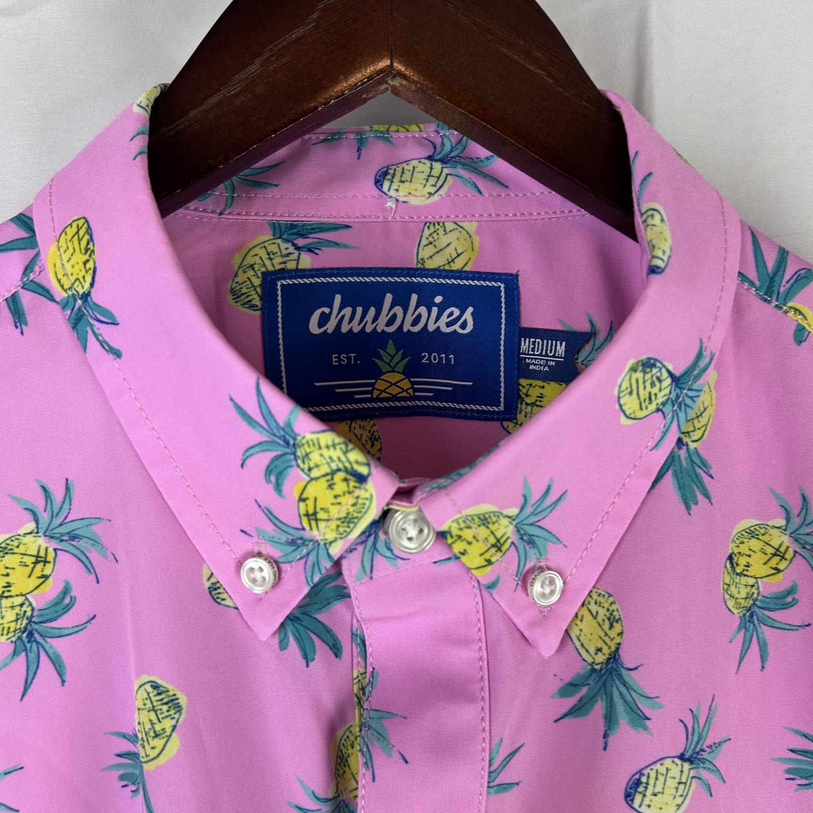 Chubbies Shirt Mens Medium Pineapple Print Short Sleeve Button Up Summer Casual