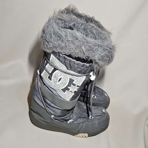 DC Chalet 2.0 LE Snow Boots Women's 6.5-7.5 Gray Faux Fur Trim Rhinestone Rare - Picture 2 of 7