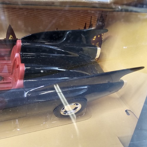 Corgi DC Comics 1960s BATMOBILE 1:24 Scale Diecast & Communicator 77501 OPEN BOX - Picture 8 of 16
