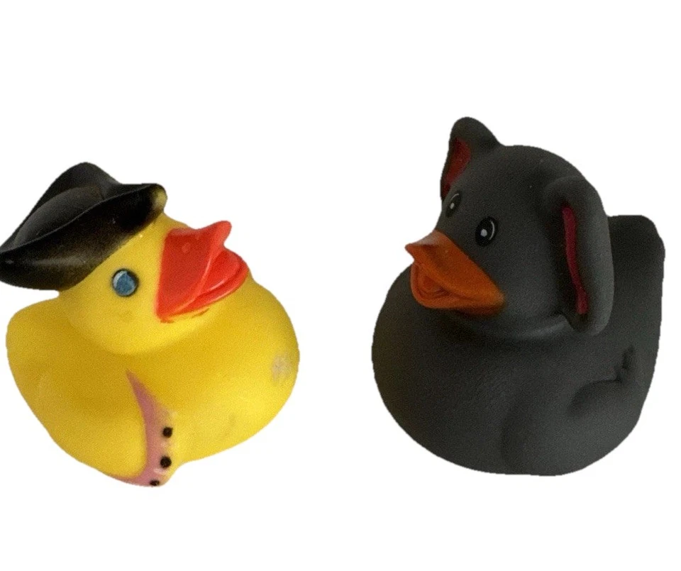 Lote de 2 Patos de Goma Amarillo Pirata y Elefante Novedad Juguetes de Baño 2-3 pulgadas Foto 3 de 4