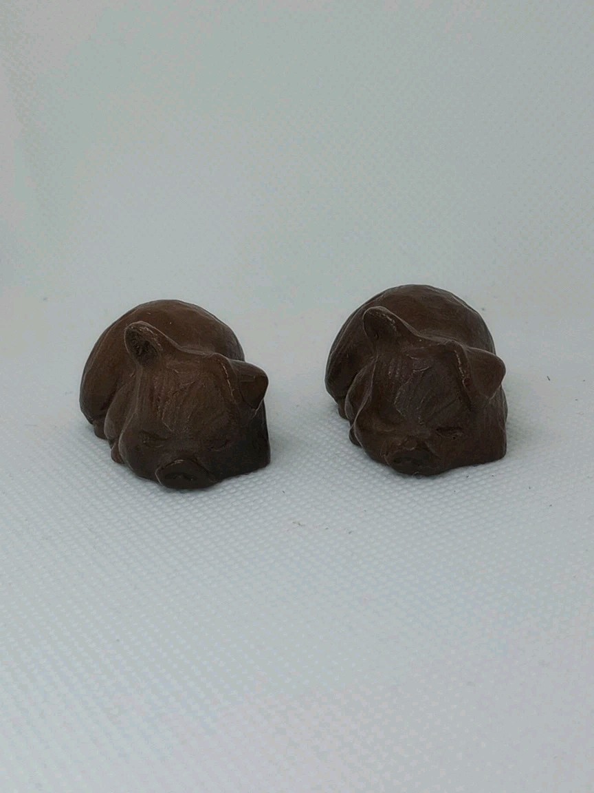 Red Mill Pig Figurines Carved Pecan Shell Resin Mama and 2 Piglets Vintage