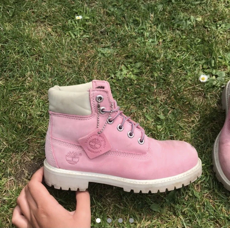 pink timberland |