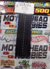 AURORA MODEL MOTORING, 9" STRIAGHT, CENTER STRIPE HO TRACK, #1517, (1pc.-PACK)