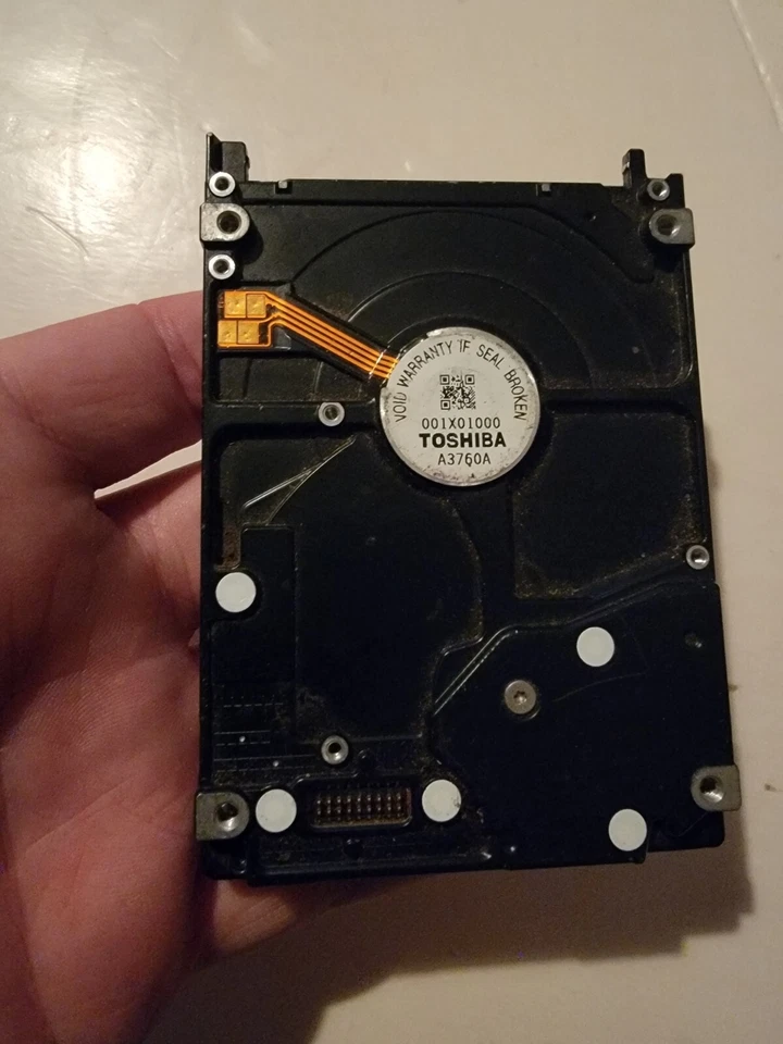 Toshiba HDD 5400RPM Cache 5400 RPM SATA II  2.5" Hard Drive  MK6465GSXN 640GB  - Image 2 of 2