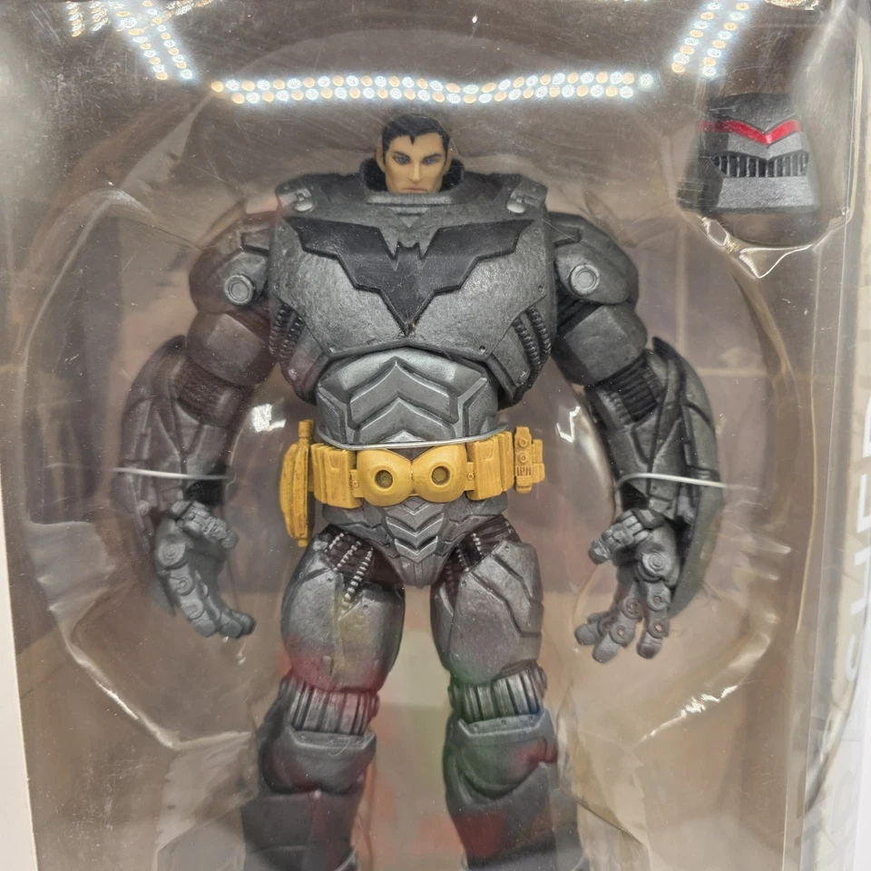 全新 DC Collectibles 设计师系列 Thrasher 套装 蝙蝠侠 Greg Capullo 著 — 第 2/4 张图片