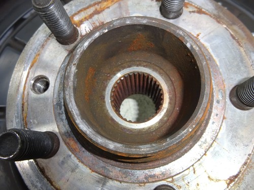 2006-2016 Land Rover Rear Left Driver Side Spindle Knuckle OEM DE220841 - Picture 2 of 7