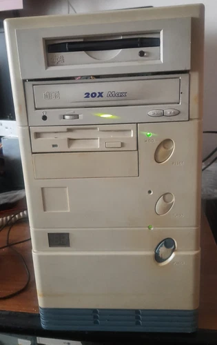 Vintage PC MidTower Pentium MMX 166 MHz, 65 Mbyte ram hd 4,3 Giga WinME, zip250!