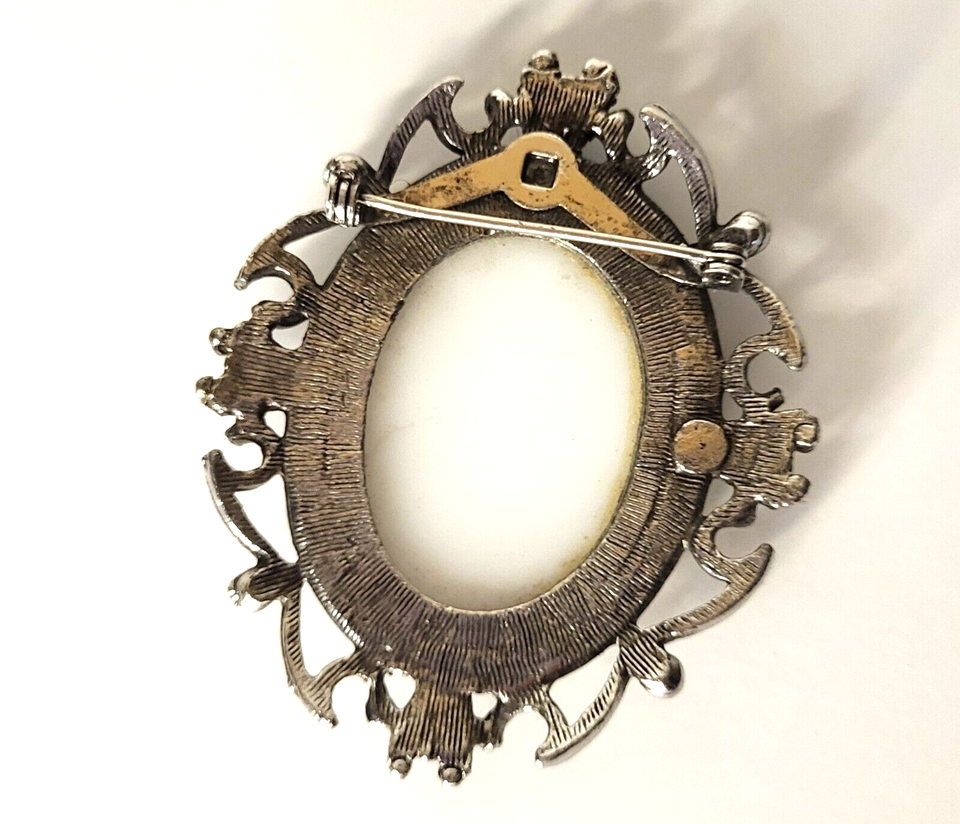 VINTAGE Painted Porcelain Victorian Lady Oval Cameo Brooch Pin eBay