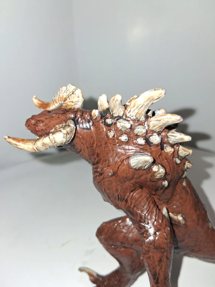 Fallout Deathclaw 10" Display Model - Image 4 of 4