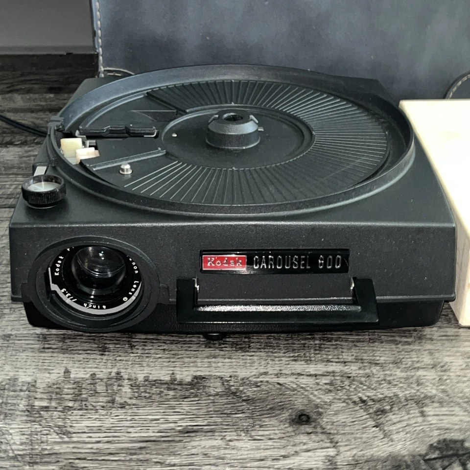 Professional Kodak Carousel 600 Slide Projector Fully Functional With Case - Image 2 of 4