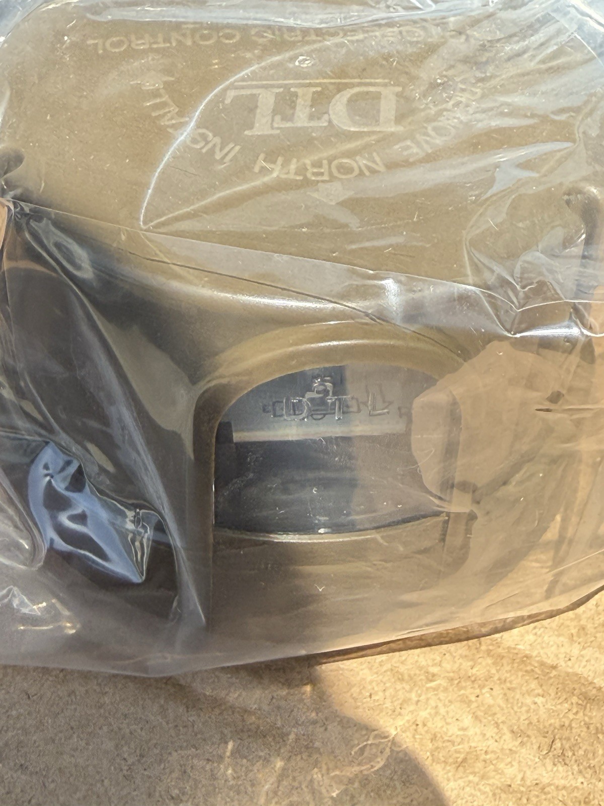 DTL DP124-1.5-1704 TWIST LOCK ROADWAY STREETLIGHT PHOTO-CONTROL