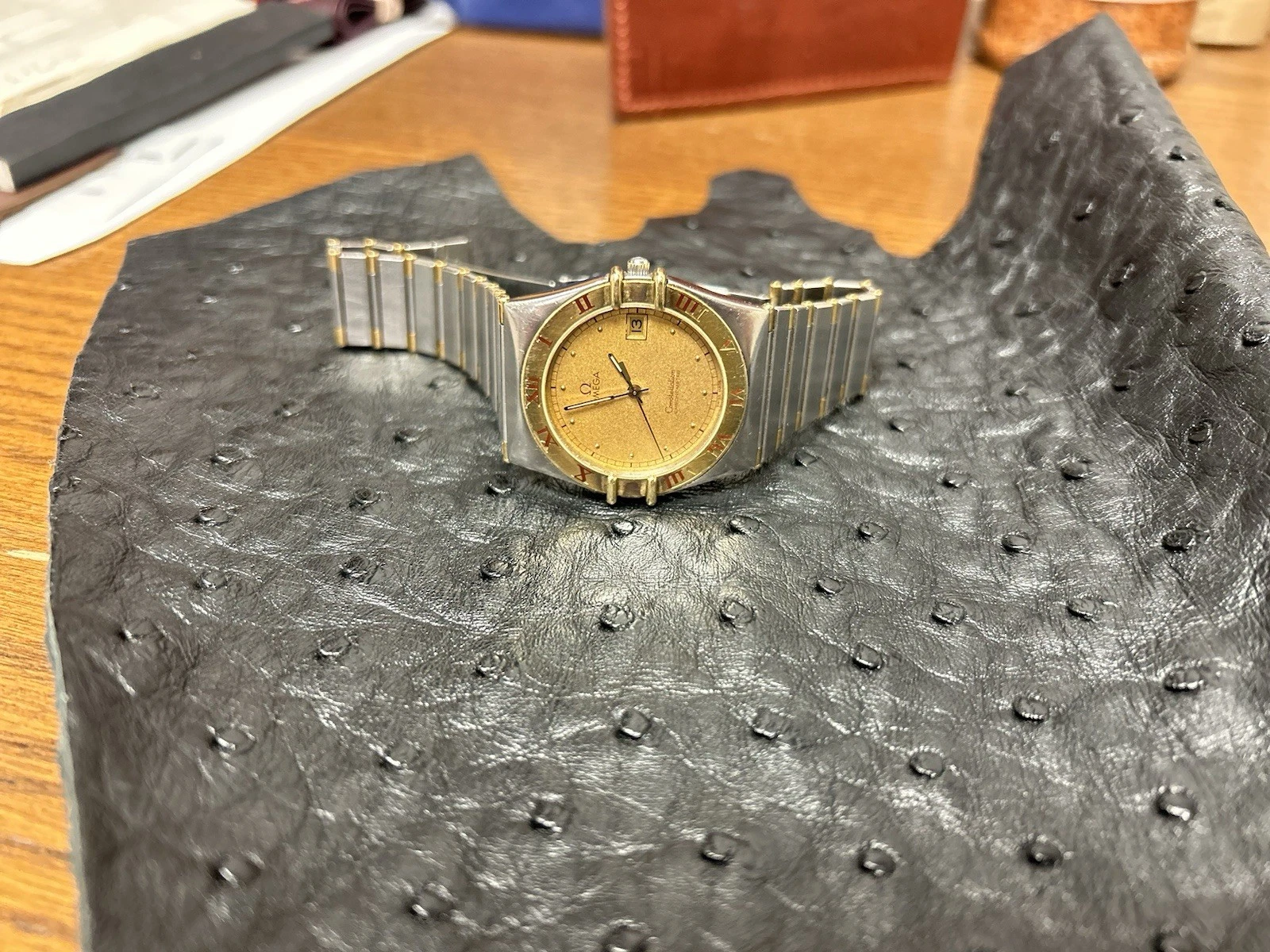 Omega — OMEGA Constellation Chronometer Quartz 18k Gold Stainless Steel