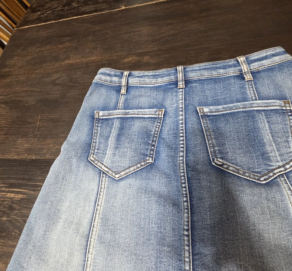 Мини-юбка из джинсовой ткани Faded Glory на пуговицах спереди размер 6 - Изображение 4 из 4