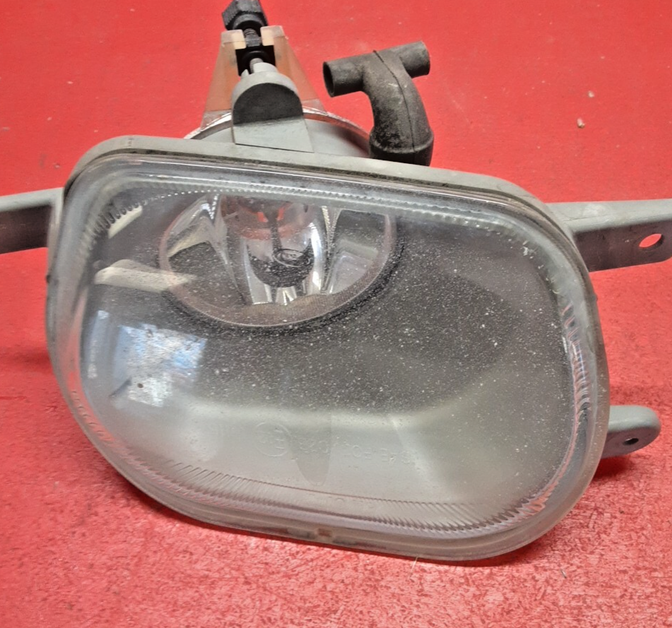 2003-2012 Volvo XC90 Left Front Fog Light Assembly Part 8693795