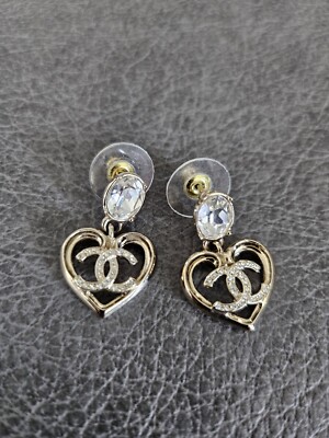 イヤリング・ノンホールピアス Chanel earings s-l400.jpg