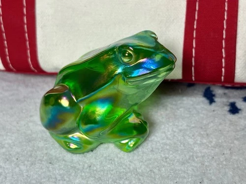 Vintage 1960s Handmade Fenton Art Glass Green Frog Figurine with Fenton Sticker