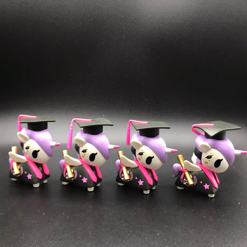 tokidoki Unicorno Glitter Scholar Graduation Cap Vinyl Figure toy 1 pcs