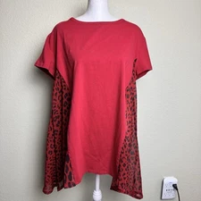 DG2 Diane Gilman Women's Top Red Animal Print Size M Sheer Back High-Low