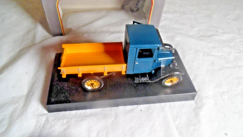 Signature Models 32309 1923 Die Cast Model TT Ford  NIB - Image 4 of 4