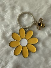 New Enamel Daisy Flower Bee Keychain
