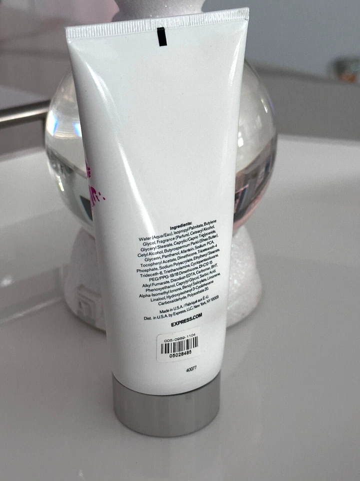 Loción corporal hidratante Love Express 6,7 fl oz Foto 2 de 3