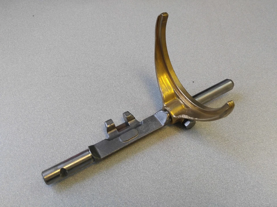 MUY BONITO MONTAJE HORQUILLA CAMBIO ORIGINAL PORSCHE 911 915 1ª a 2ª velocidad usada Foto 4 de 4