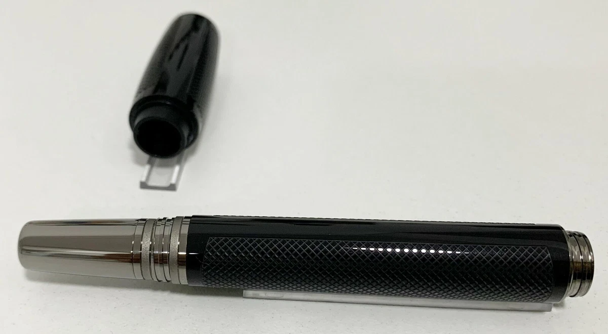 Montblanc Rubber Starwalker Grid Fountain Pen - Chatterley