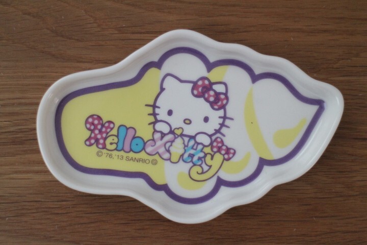 Hello Kitty Retro Soft serve ice cream Small Plates Japan Cute cat Sanrio15×9cm