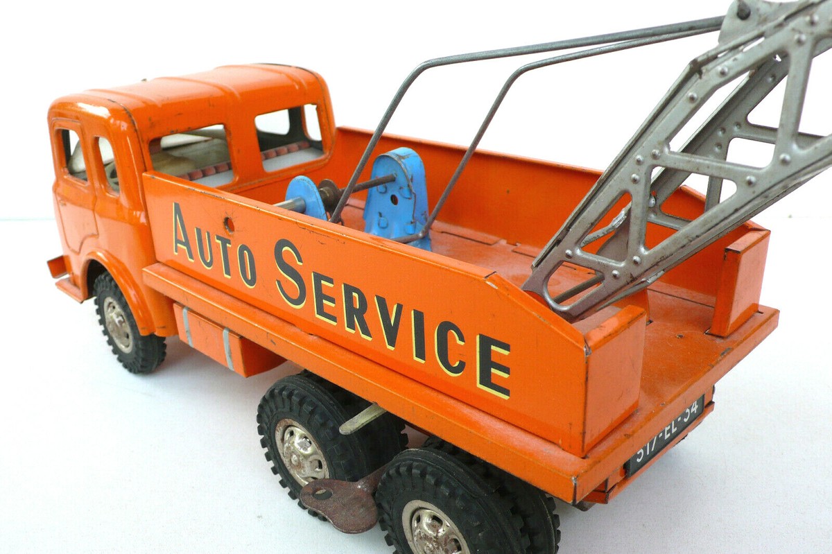 JOUSTRA TRACTEUR SIMCA Cargo vers 1959, sans remorque, tôle tinplate EUR 14,90 - FR JOUSTRA TRACTEUR SIMCA Cargo vers 1959, sans remorque, tôle tinplate EUR 14,90 - FR