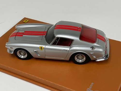 1/24 Tecnomodel Ferrari 250 GT kurzer Radstand SWB silber rot gestreift #01/12 - Bild 2 von 7