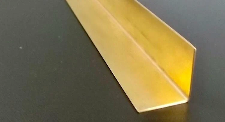 ANGOLARE IN OTTONE DA 40X20X2 - Immagine 3 di 4