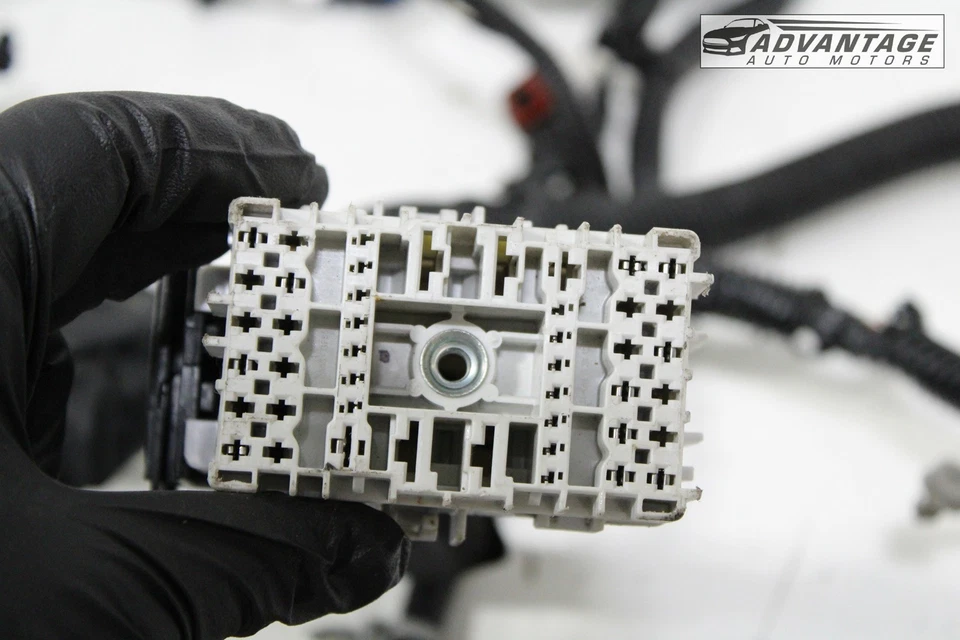 2025 GMC SIERRA 2500 HD CREW CAB 6.6L V8 DURAMAX ENGINE MOTOR WIRE HARNESS OEM - Image 4 of 4