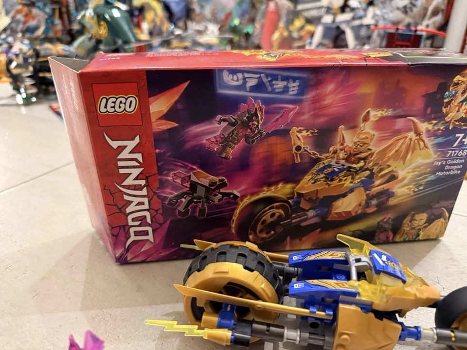 LEGO Ninjago 71768 Jay's Golden Dragon Motorbike, Foto 2 von 5