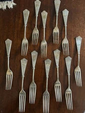 LAUREL 1878  1847 Rogers Bros Silverplate Set of 12 Dinner Forks Aesthetic