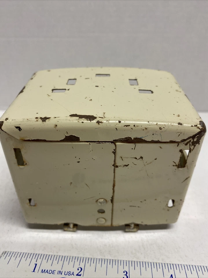 Nylint GMC Astro 95 Cab For Parts Only - Image 4 of 4