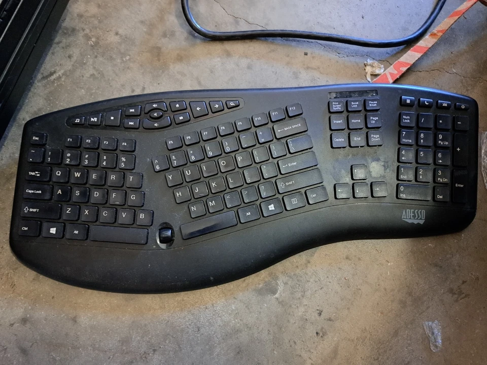 Adesso WKB-1600CB Wireless Ergonomic Keyboard - Image 2 of 4