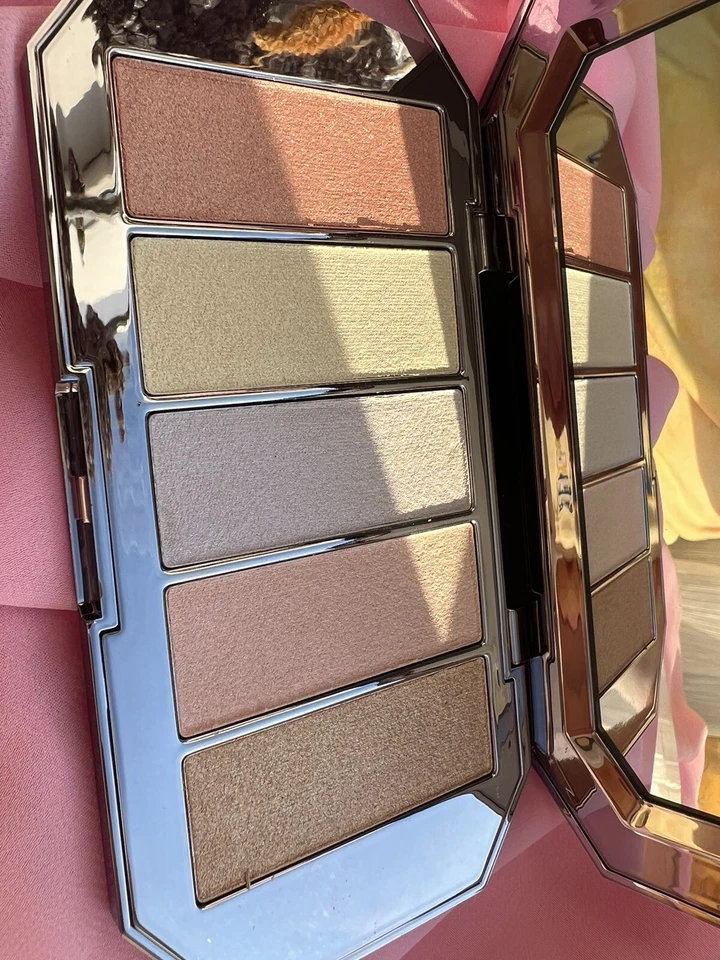 Becca OCEAN JEWELS Highlighter Palette (0.53 oz.)  - Image 2 of 4
