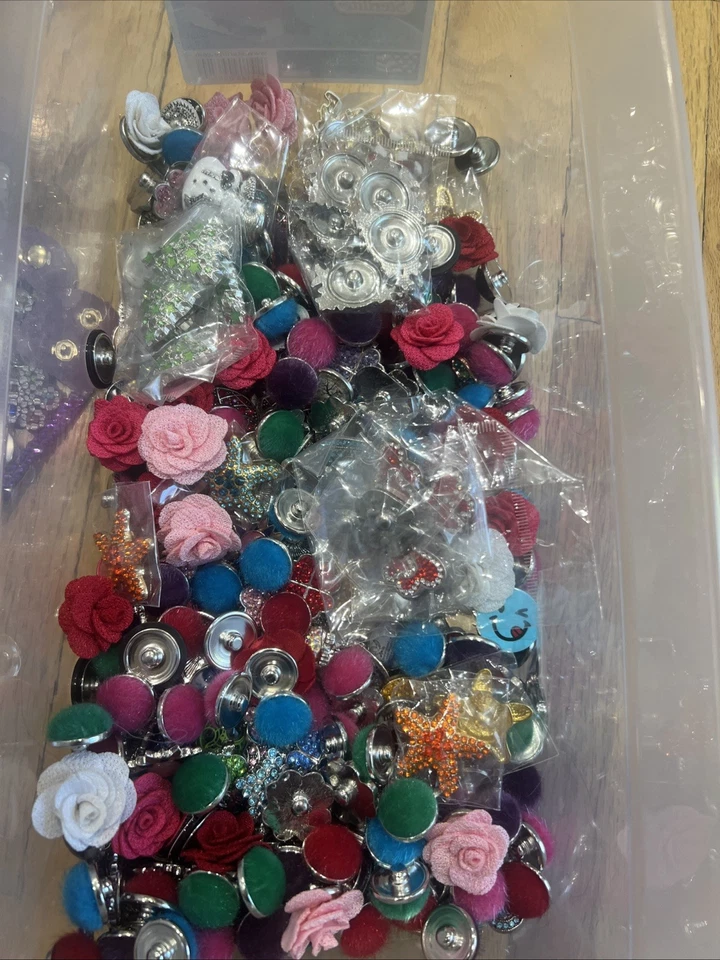 Headband Mink Pom Pom And Wristband Lot - Image 4 of 4