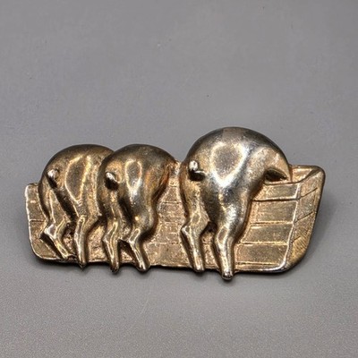 Vintage Pot Metal Brooch 3 Pigs Piggies Leaning Over Tub Farm Animal Figural Pin