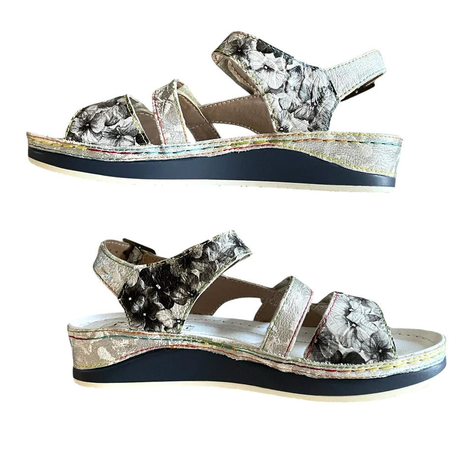 L'ARTISTE Sumacah Size 36/5.5-6 Silver White Hand Painted Leather Comfort Sandal - Image 4 of 4