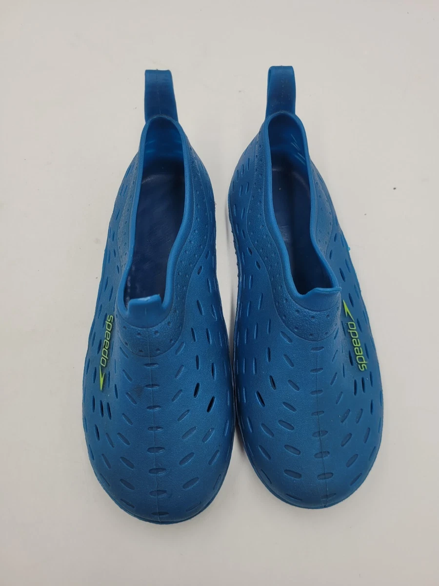 Speedo slip on shoes deals