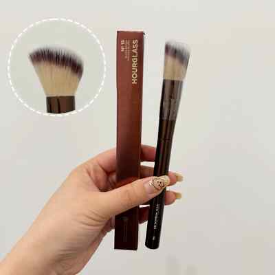 HOURGLASS Cosmetics Blush Brush No. 15 Angled Face Ckeek Brush