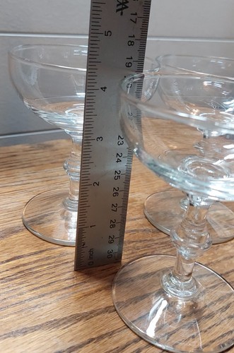 Set of (4) crystal 4.5" champagne glasses - Picture 9 of 9