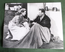 THE QUIET MAN-JOHN WAYNE - MAUREEN O'HARA  - B &W   PHOTOGRAPH PRINT  8X10