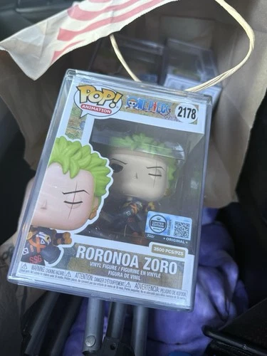 Funko Pop 2178 One Piece: Roronoa Zoro- Hot Topic Exclusive LE 3500