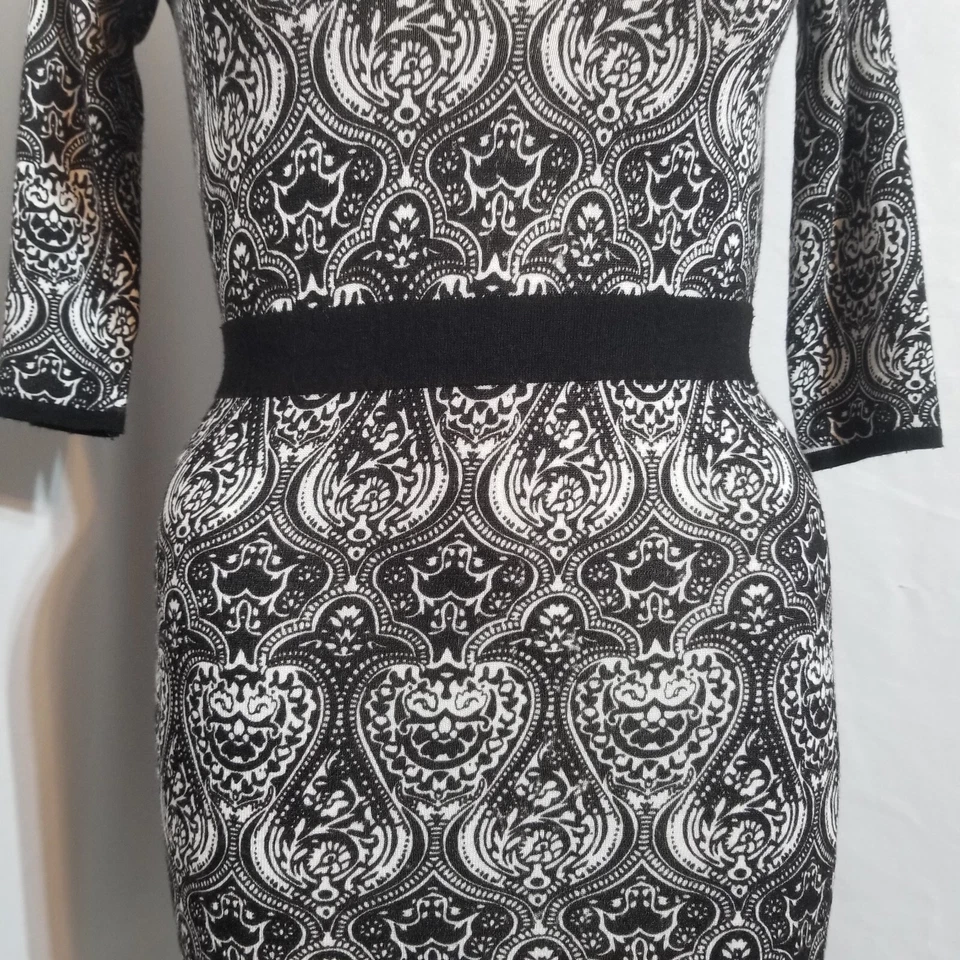 Vestido Allison Brittney para mujer talla pequeña negro blanco media manga hasta la rodilla Foto 3 de 4