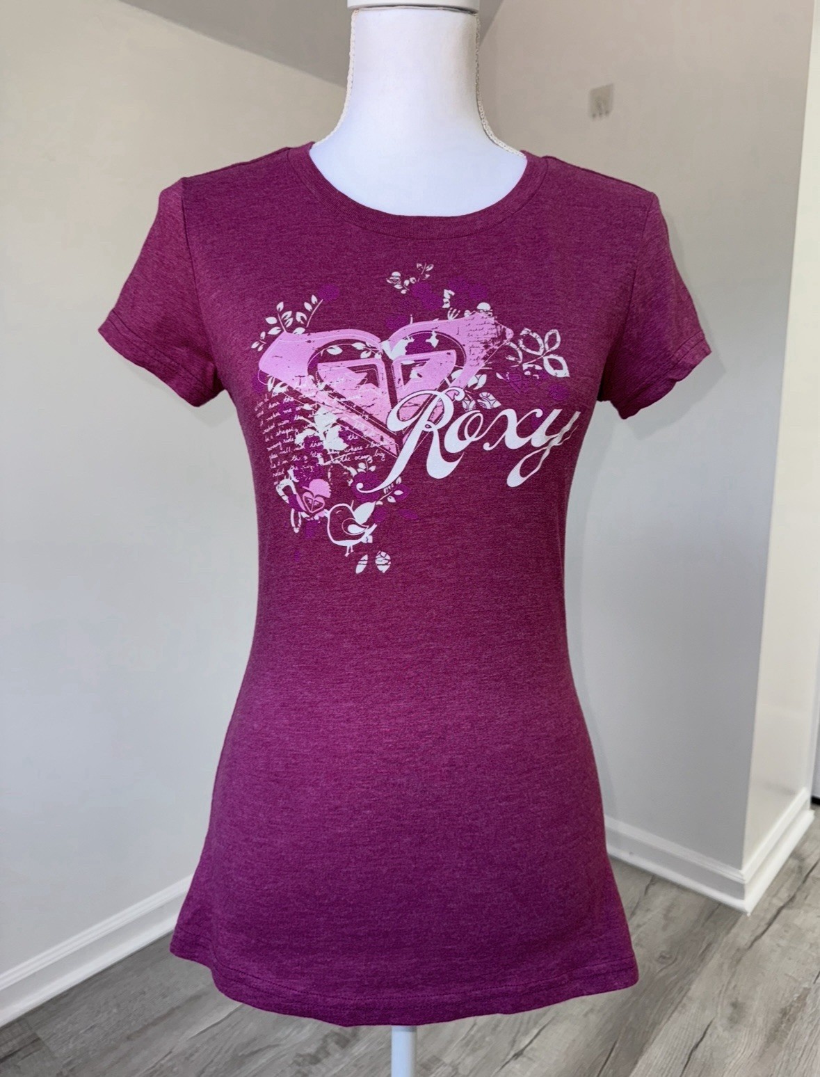 Roxy Paradise Juniors M Pink Graphic Tee Floral Heart Logo Surf Y2K T-Shirt